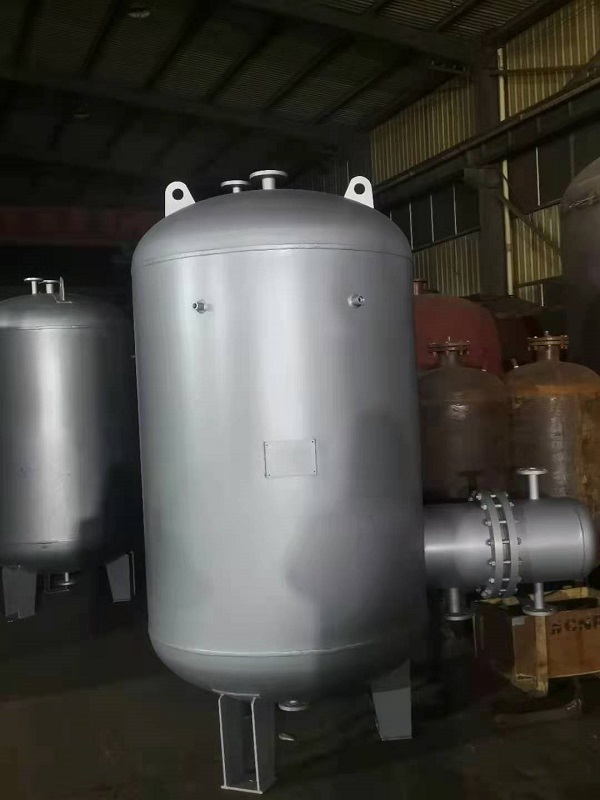 容積式浮動盤管換熱器 容積式浮動盤管換熱器